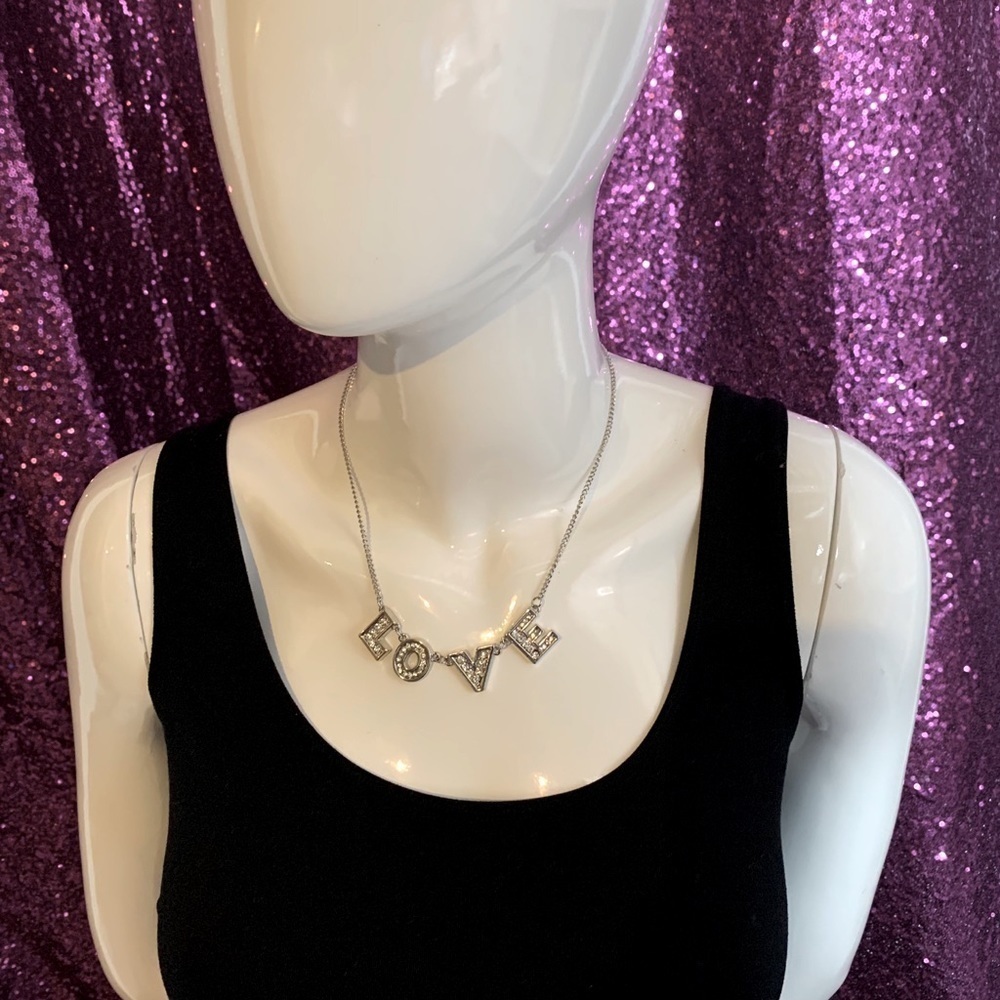 LOVE necklace - Picture 1 of 5